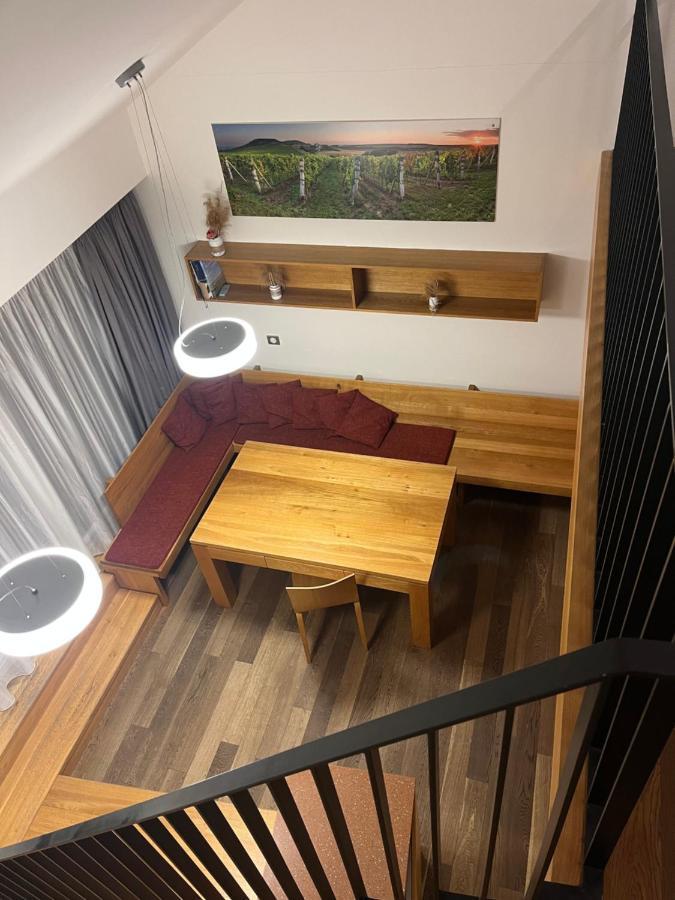 Palava Eu 9 *